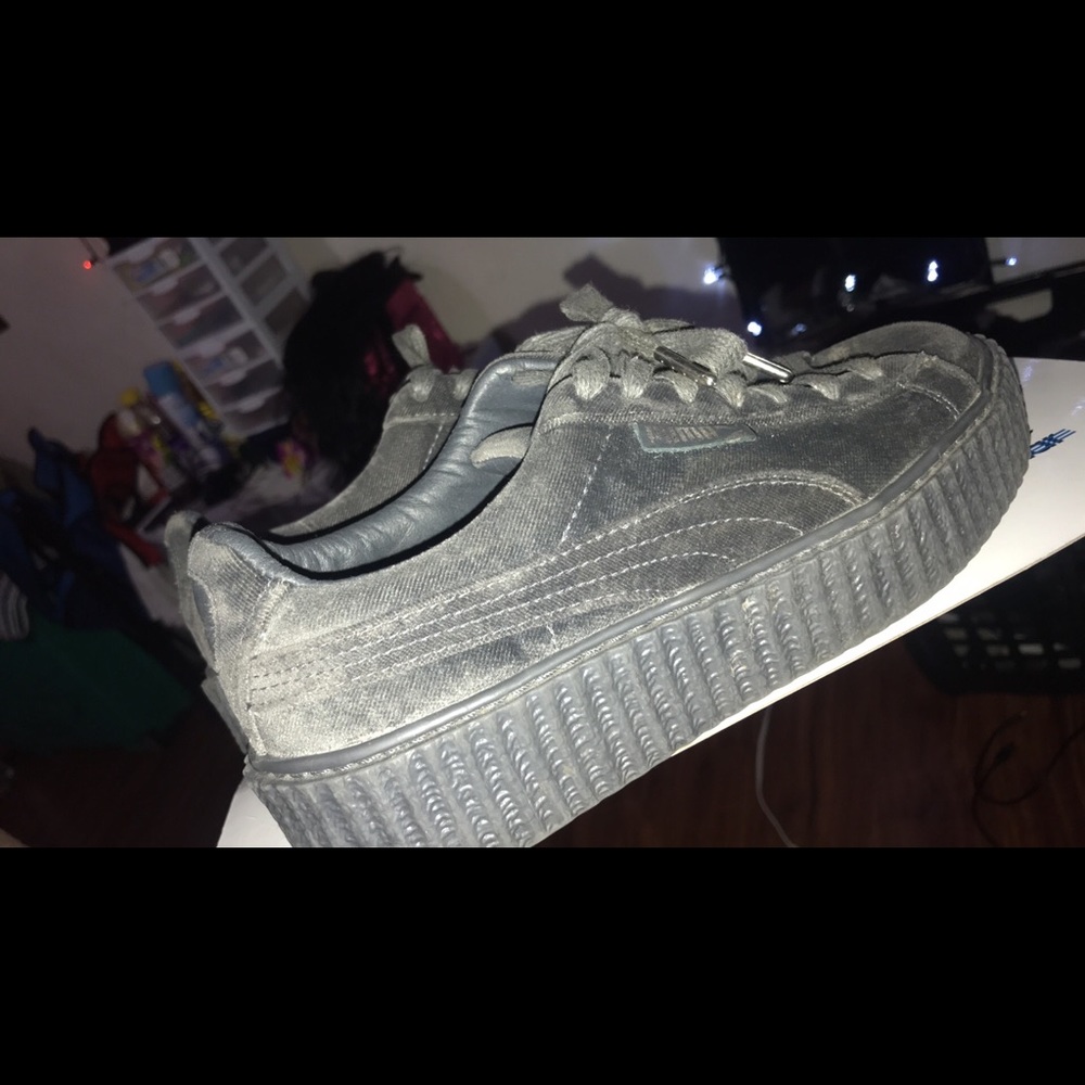 Suede Gray Pumas